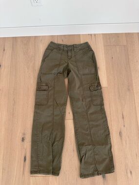 Women’s Garage Olive Green Cargo Pants size 00